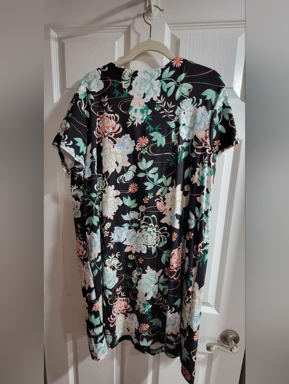 Miss Elaine Essentials Floral Button-Front Robe-Size 1X plus Gift Included. - Picture 3 of 12